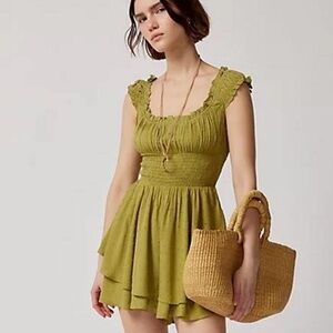 Urban Outfitters Rosie Romper size small